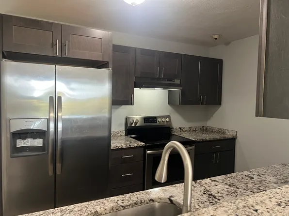 117 John St APT 46, Lincoln, RI 02865