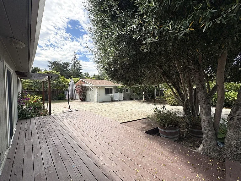 2350 Alameda De Las Pulgas — Photo 29