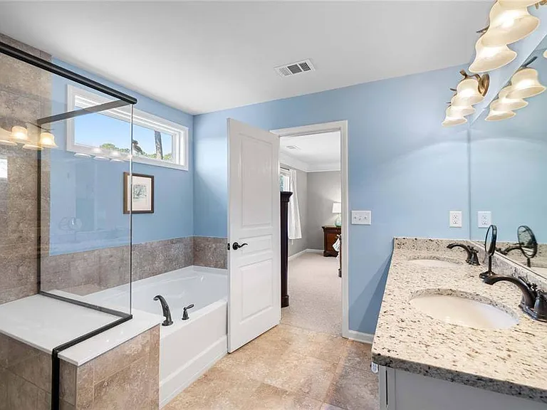 496 Spring View Dr — Photo 18