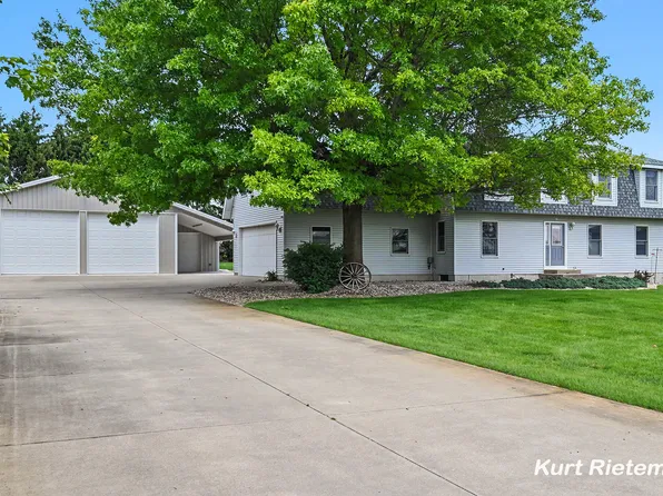 3459 44th St, Hamilton, MI 49419
