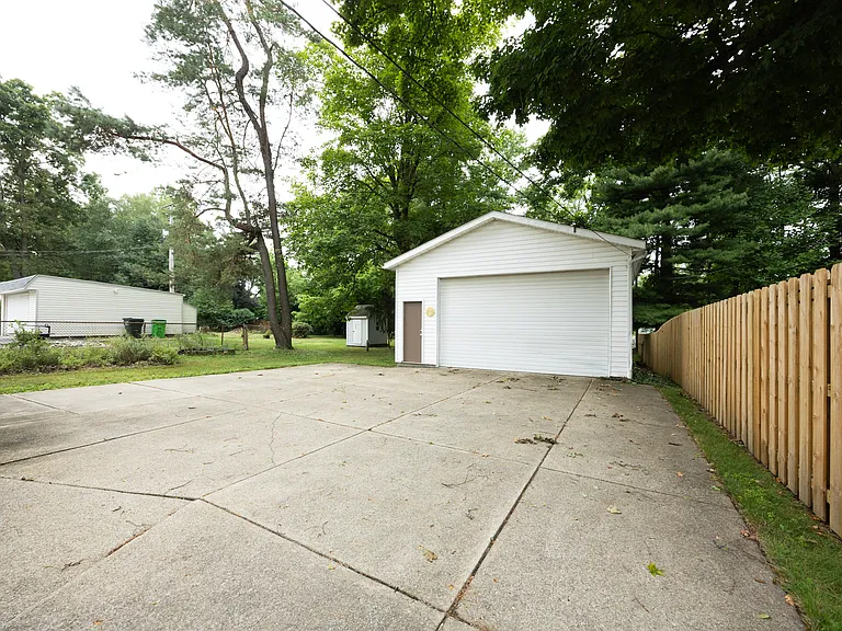 1156 Belrose Rd — Photo 24
