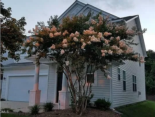 3 bed, 2.5 bath, 2450 sqft, $2,650 — Photo 1