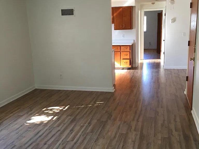 937 Colwick Dr — Photo 2