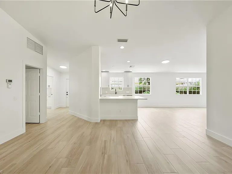 28050 Boccaccio Way — Photo 8