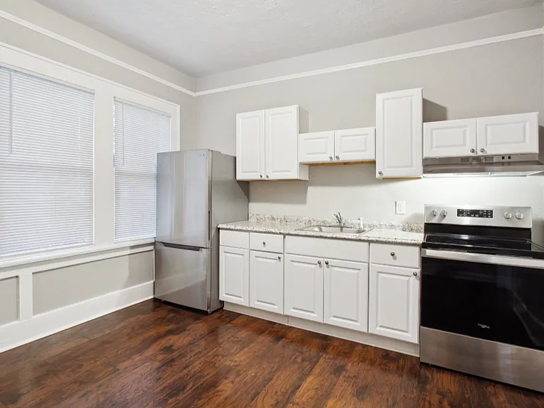 1203 E 38th St — Photo 17