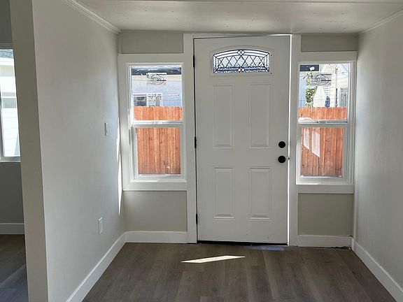 4th image of 2466 Elm Ave