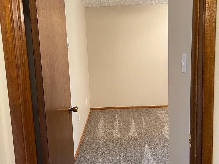 2715 W Euclid Ave #101 — Photo 12