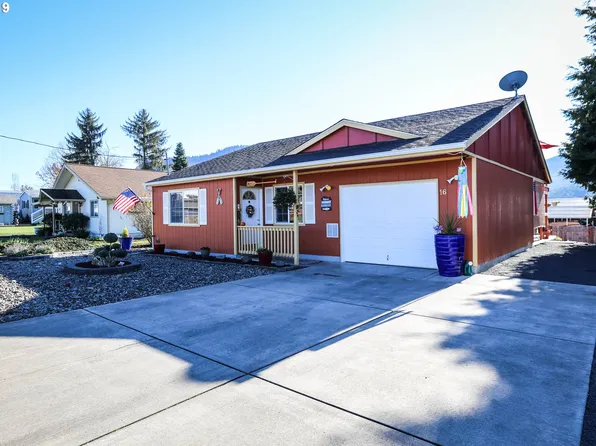 16 E Lakeview Ave, Lowell, OR 97452