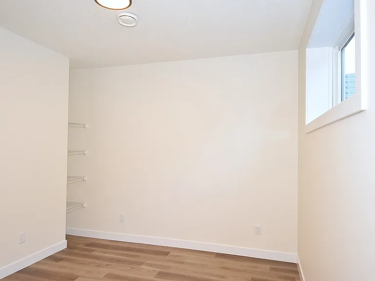 2133 5th Ave SW — Photo 44