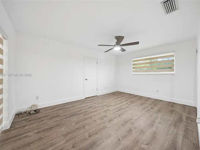 220 NW 130th Ave — Photo 24