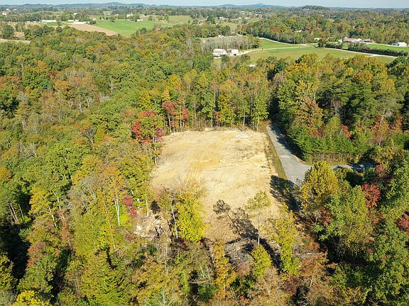 5th image of 170 Eagle Crest Dr