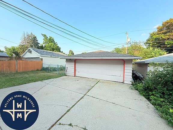 2nd image of 624 S 69th St #624