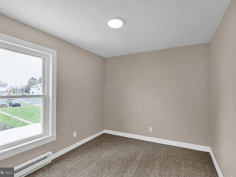 2102 Main St — Photo 17
