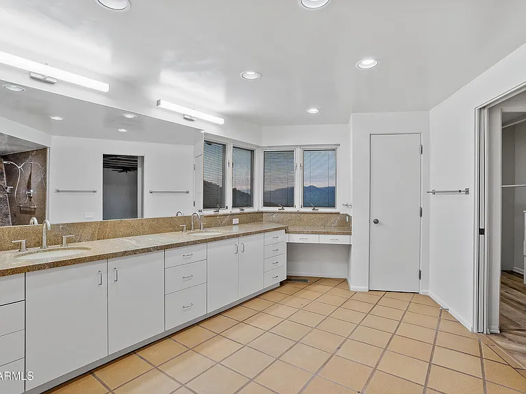 6700 E Hawksnest Rd — Photo 37