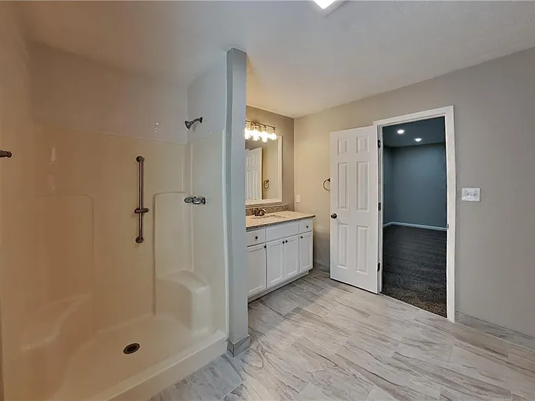 620 Gregory Manor Dr SW — Photo 8