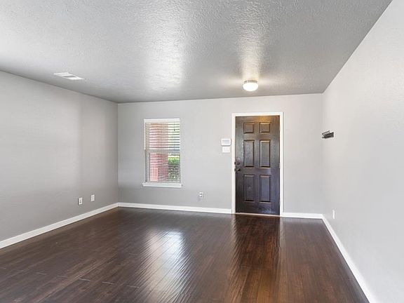 4th image of 18302 Walden Gate Ln