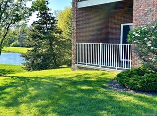 1936 Flagstone Cir #93, Rochester, MI 48307