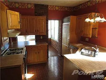 525 Bellerive Blvd photo 1
