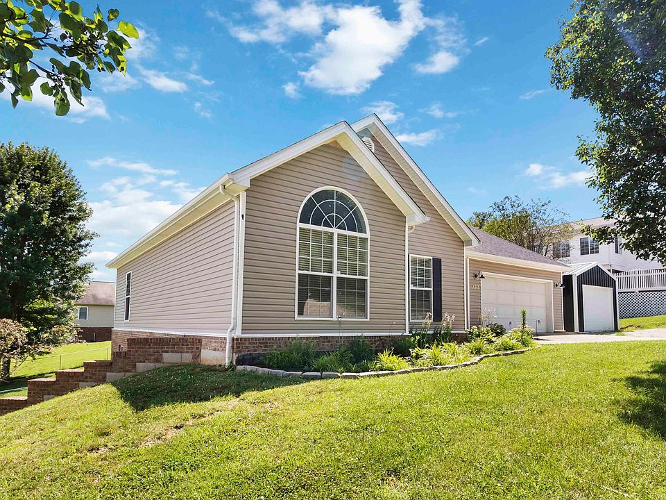 1st image of 135 Park Ln