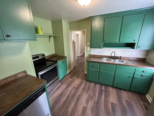 330 Clover St — Photo 3