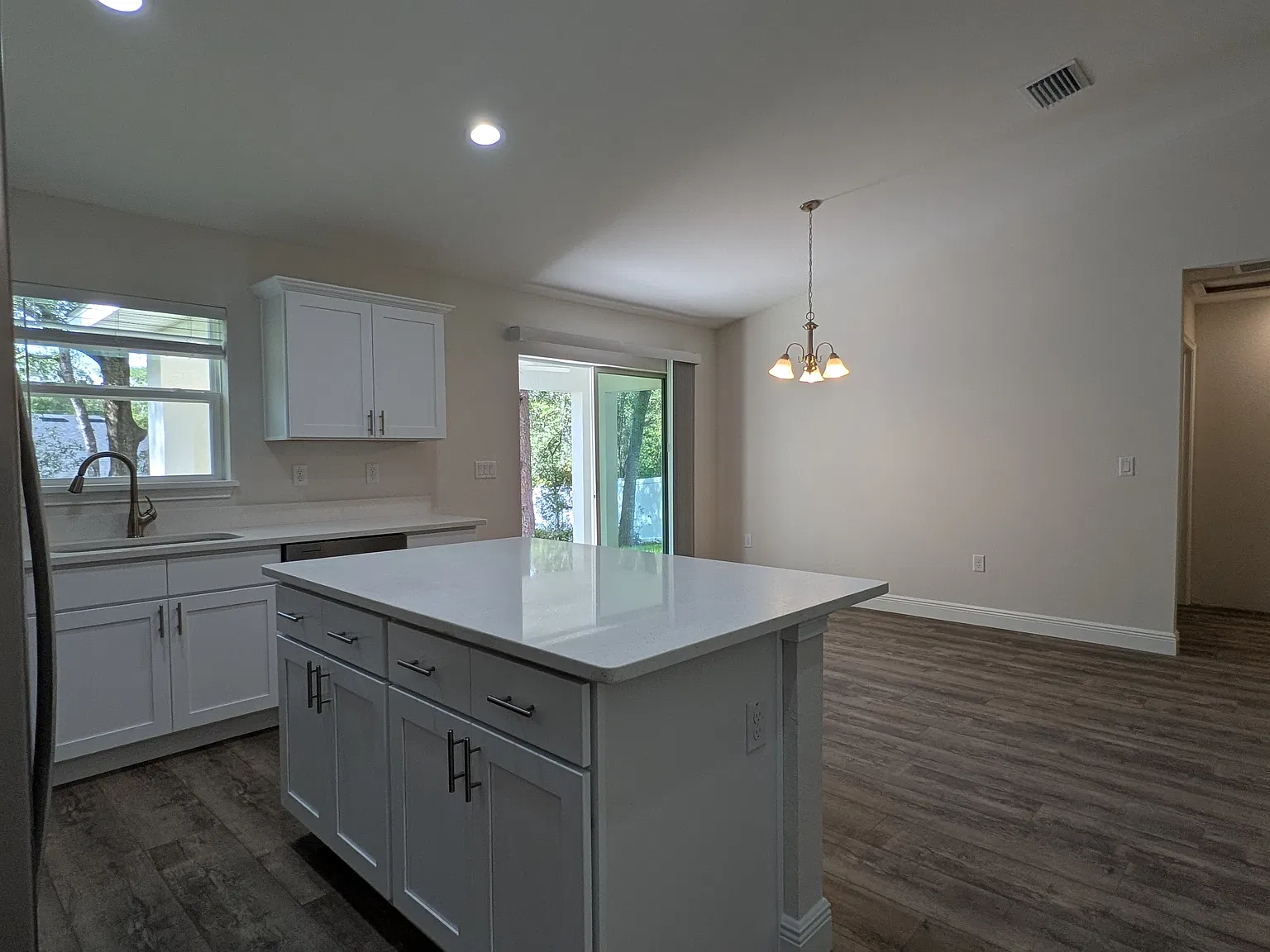 3 bed, 1453 sqft, $1,800 — Photo 4