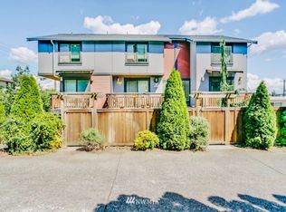 1017 N 39th St APT A, Seattle, WA 98103