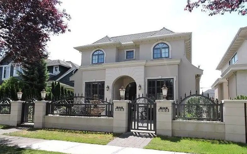 1st image of 122 W 44th Ave #1A
