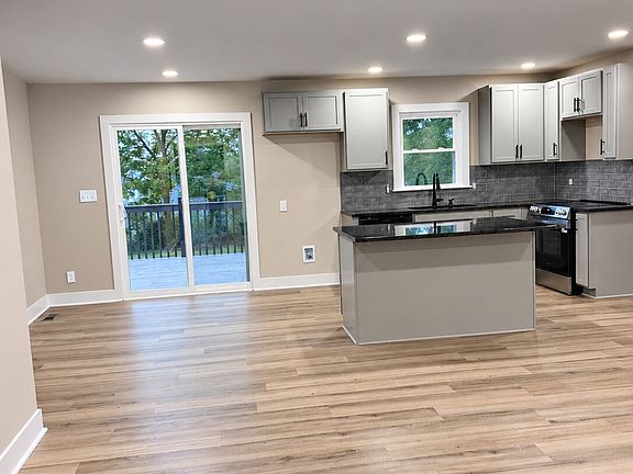 2nd image of 631 W Hightower Trl