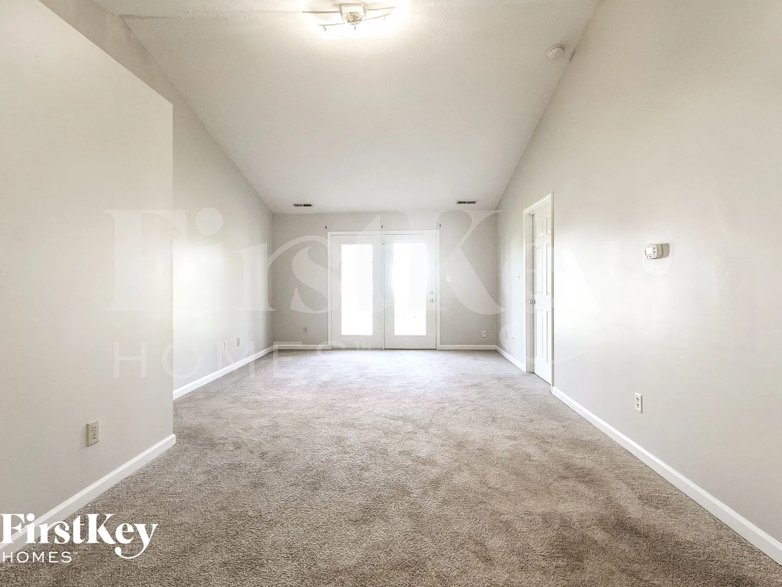 3 bed, 2.0 bath, 1047 sqft, $1,740 — Photo 2