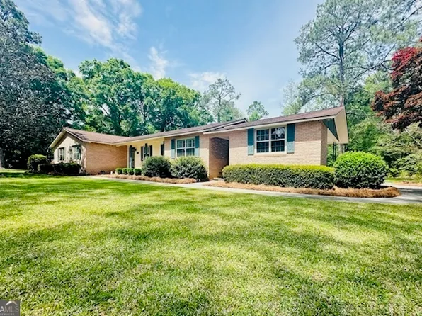 59 Walnut St, Mc Rae, GA 31055