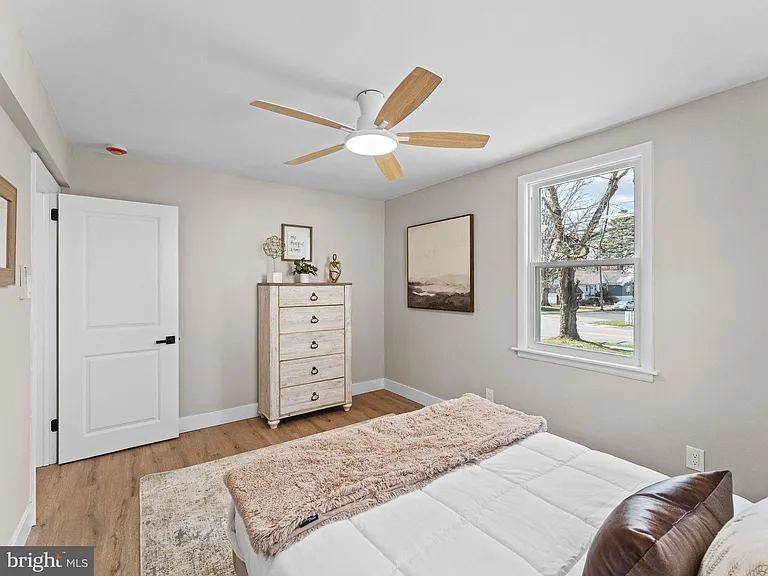 204 E Mill Rd — Photo 12