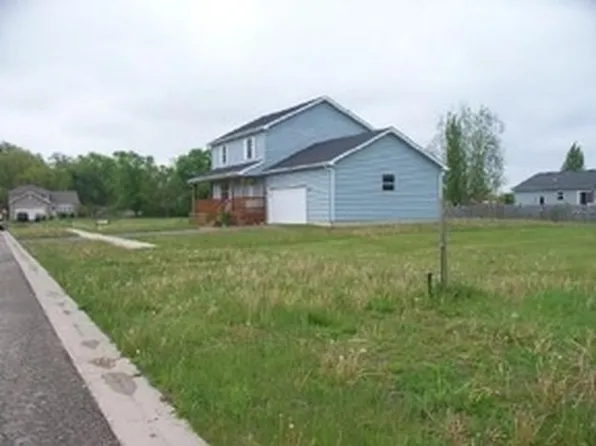 609 Betty St, Earlville, IL 60518