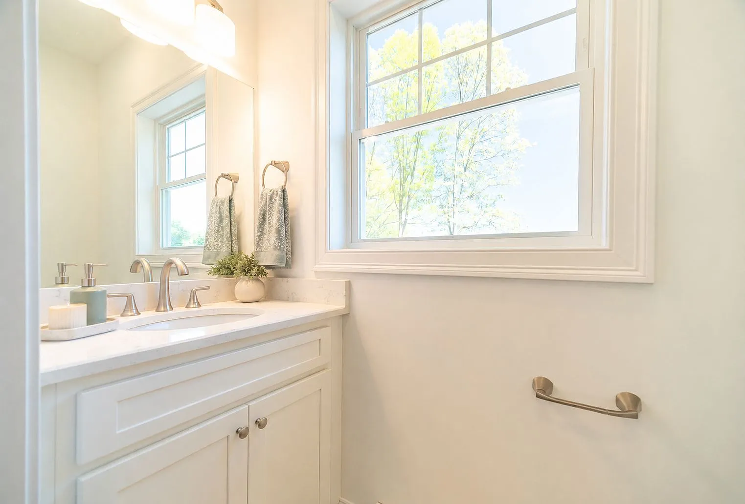 2 bed, 1.5 bath, 1600 sqft, $3,095 — Photo 3