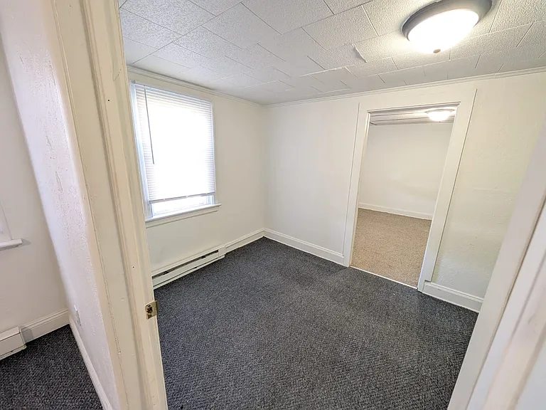 174 E Railroad St #B — Photo 4