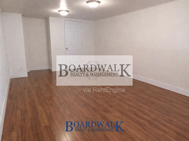 2725 S Lake St #2 — Photo 9