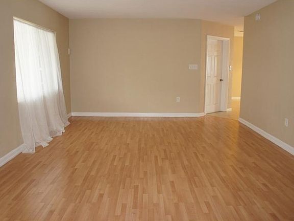 3rd image of 5341 Satel Dr