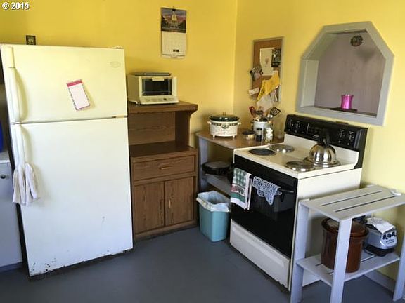 3rd image of 90851 Evergreen Ln