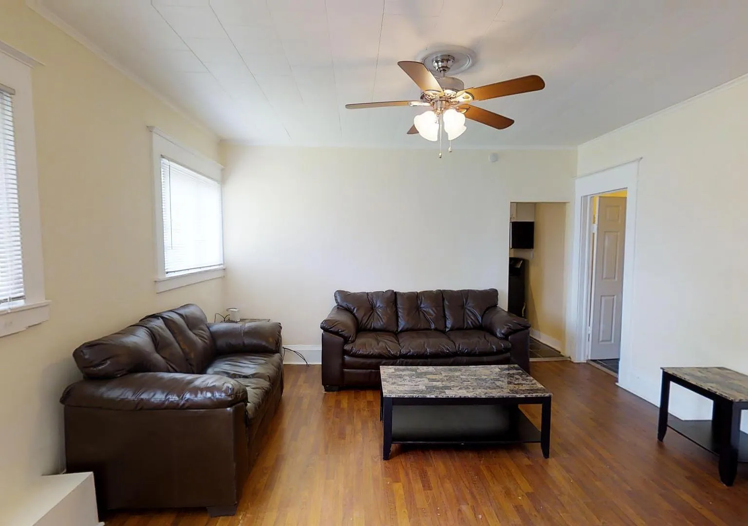 5 bed, $3,500 — Photo 2