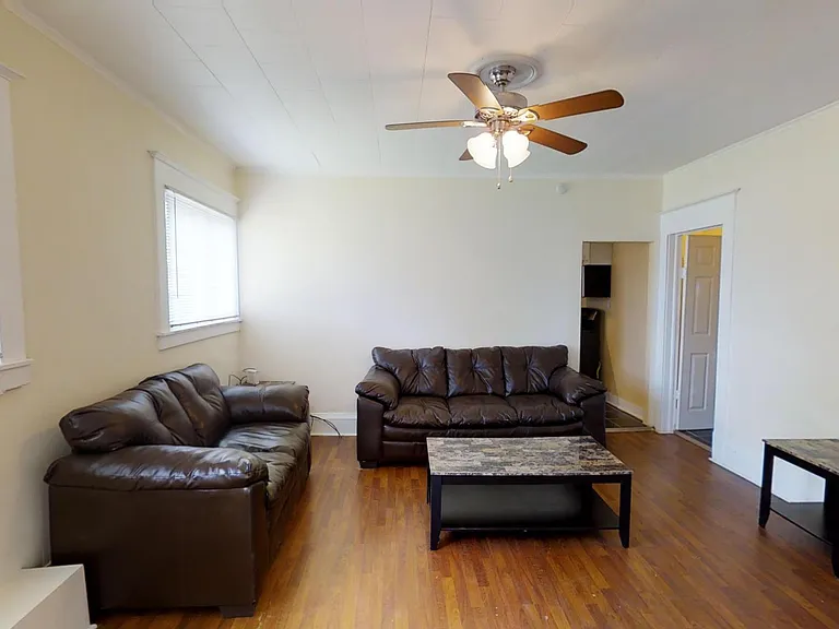 1420 E Genesee St — Photo 2