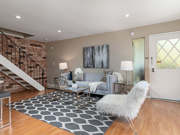 3rd image of 5521 Spinnaker Dr APT 3