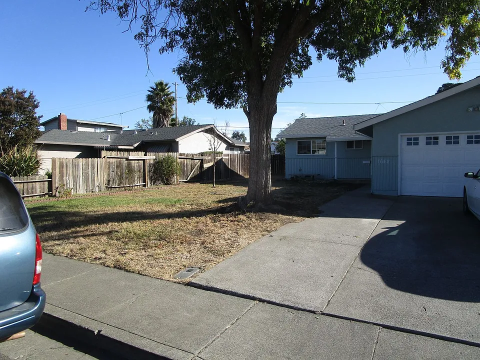 1642 Dover Ave