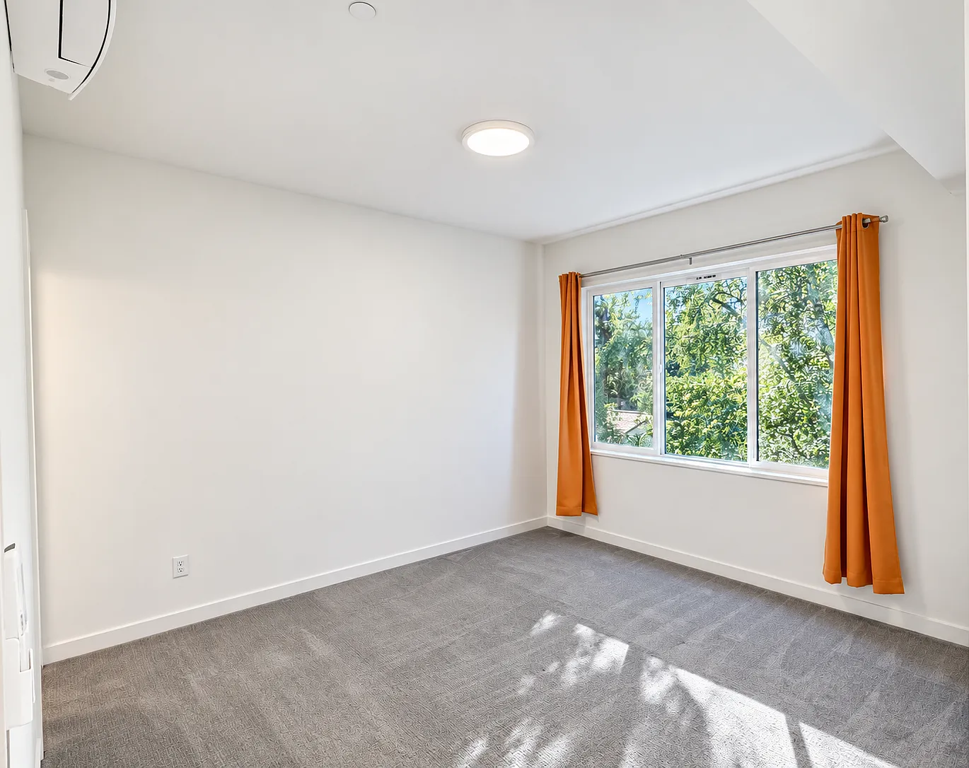 3 bed, 3.5 bath, 1430 sqft, $3,900 — Photo 3
