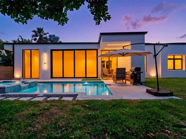 2441 Webber St, Sarasota, FL 34239