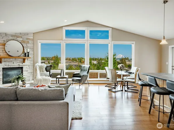 8124 Comox Rd, Blaine, WA 98230