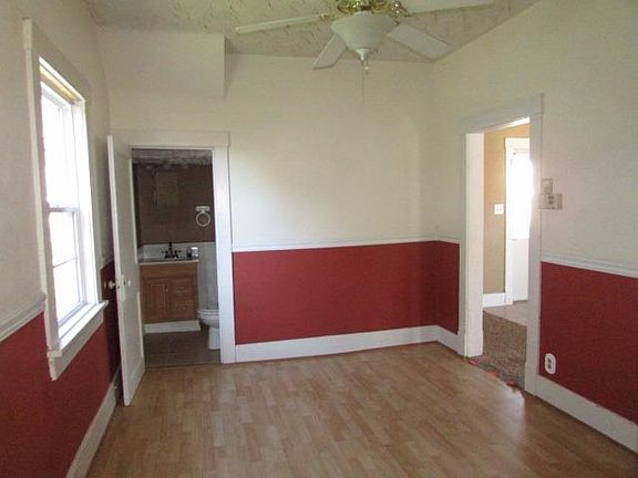 5th image of 4727 Greenwood St