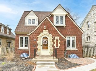 2727 Lefeber Ave, Milwaukee, WI 53210