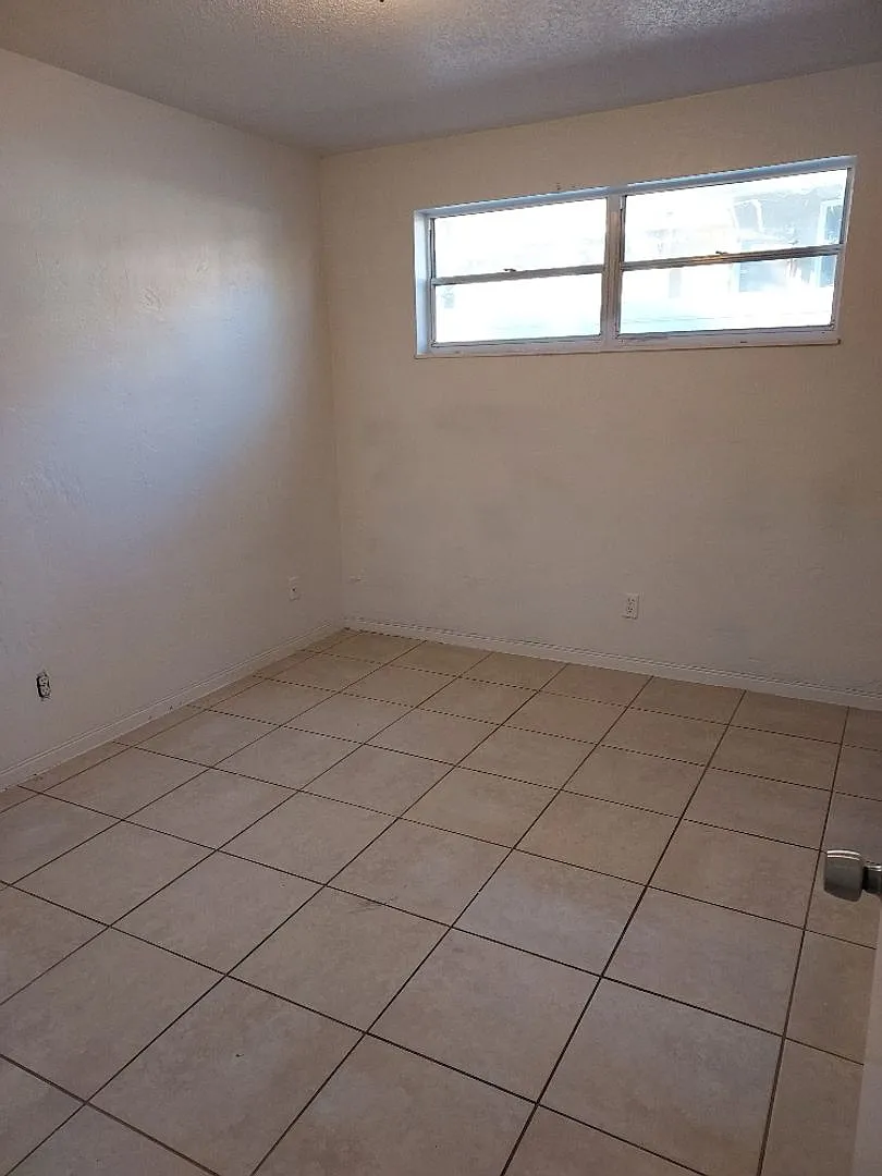 201 Nancy Dr #2 — Photo 3