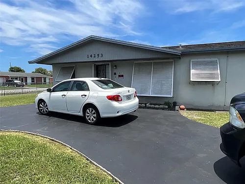14253 SW 107th Pl Photo 1