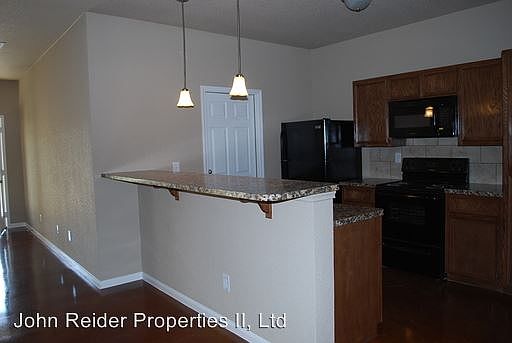 5th image of 929 Ramblewood St