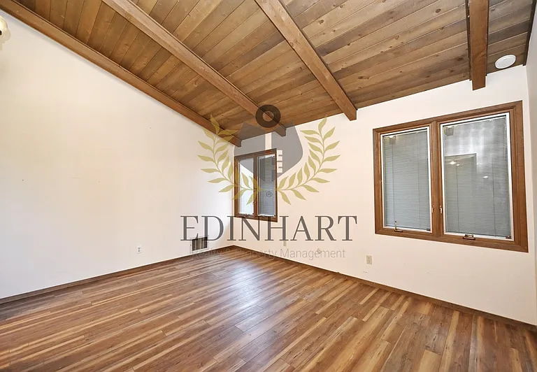 145 E University Ave — Photo 35